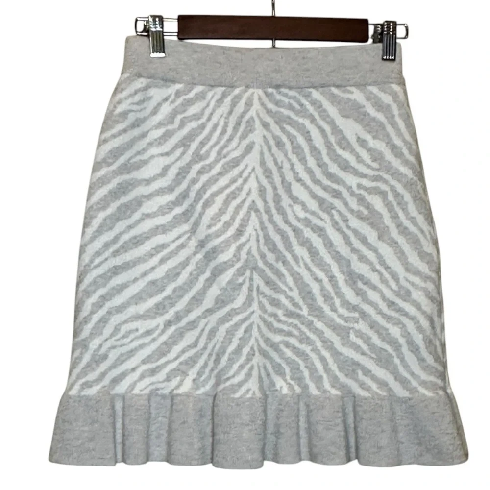 Dolan Womens Skirt XS Sweater Knit Animal Print Zebra Ruffle Hem Grey Wool